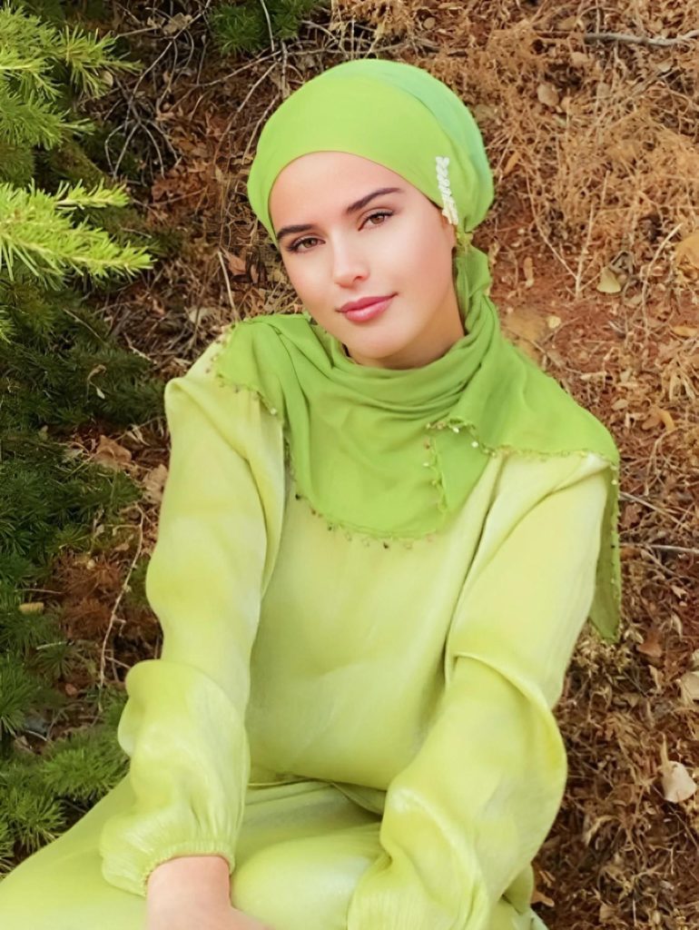 خانم متقاضی ازدواج موقت در قزوین و آبیک، معرفی‌شده در مرکز معتبر همسریابی پیوند دلها برای صیغه شرعی.